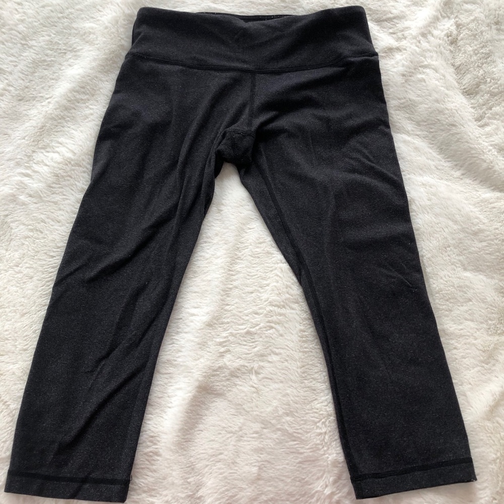 Lulu grey crop yoga pants